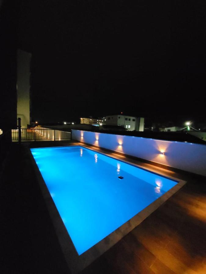 شقة أوباتوبا  في Apartamento Com Piscina No Centro المظهر الخارجي الصورة