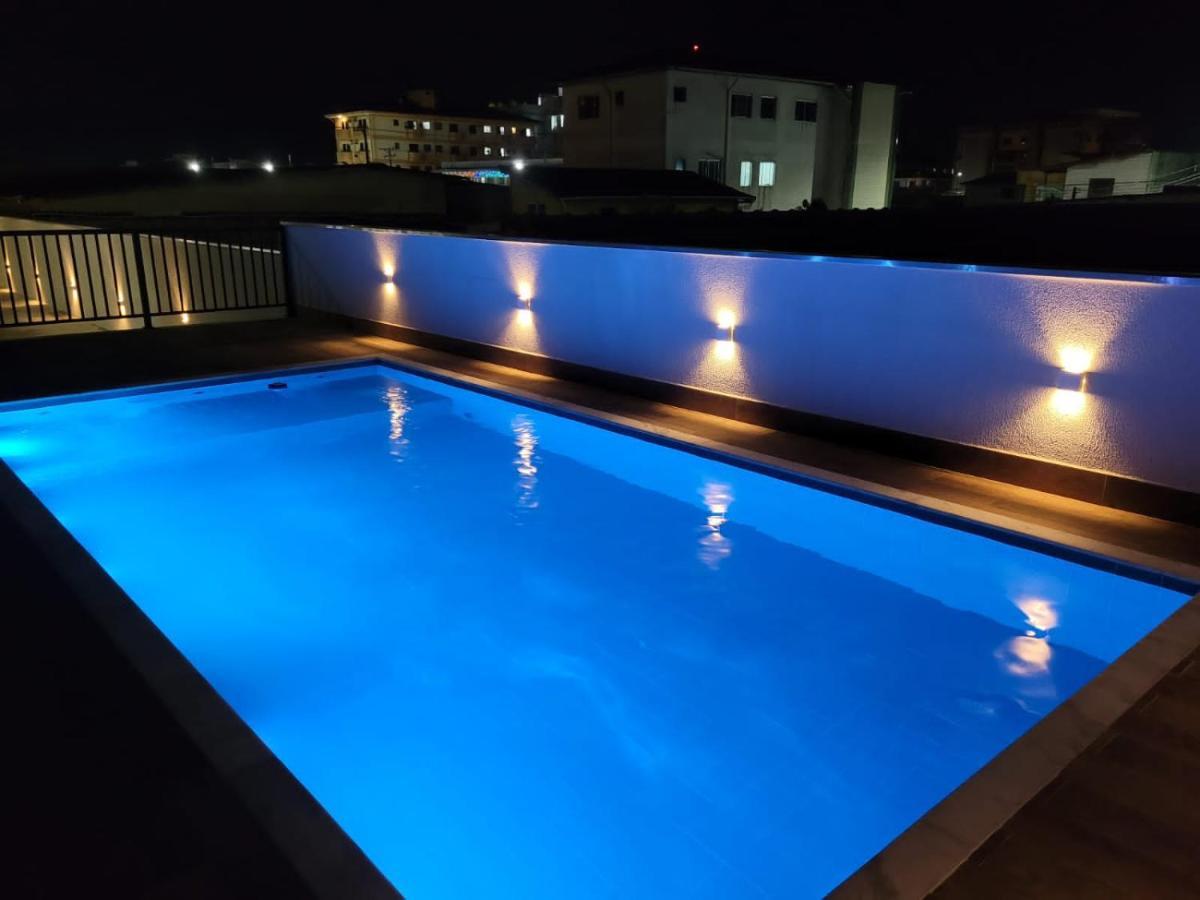 شقة أوباتوبا  في Apartamento Com Piscina No Centro المظهر الخارجي الصورة