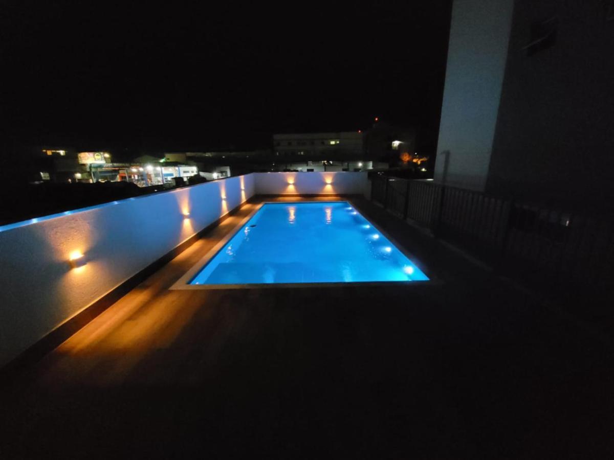 شقة أوباتوبا  في Apartamento Com Piscina No Centro المظهر الخارجي الصورة